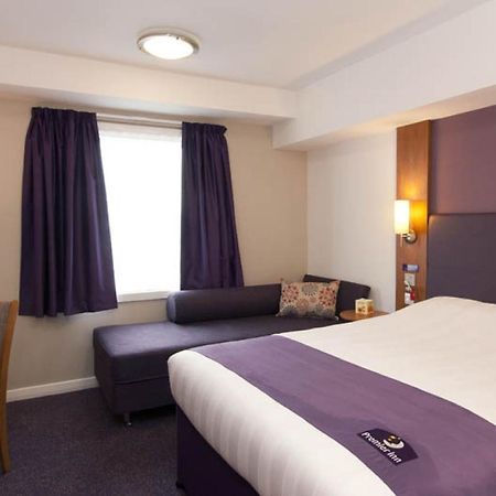 Premier Inn Dundee West Exterior foto