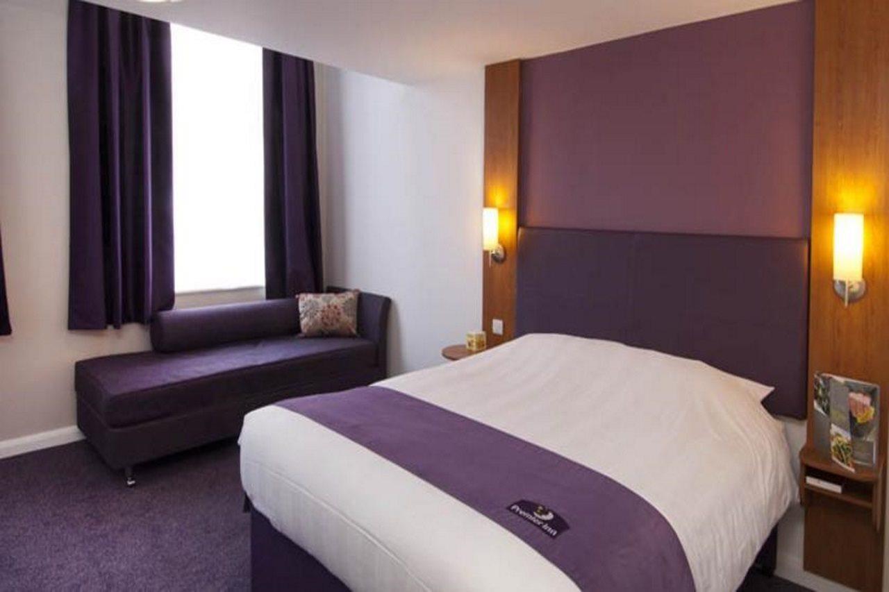 Premier Inn Dundee West Exterior foto