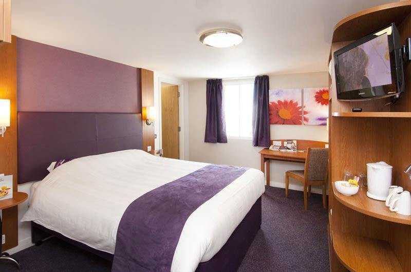 Premier Inn Dundee West Exterior foto